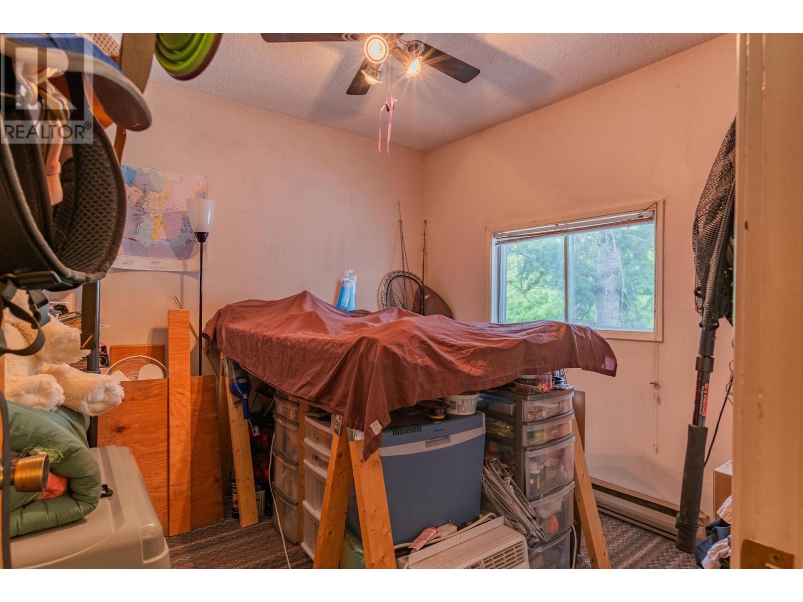  643 11TH Avenue, Castlegar