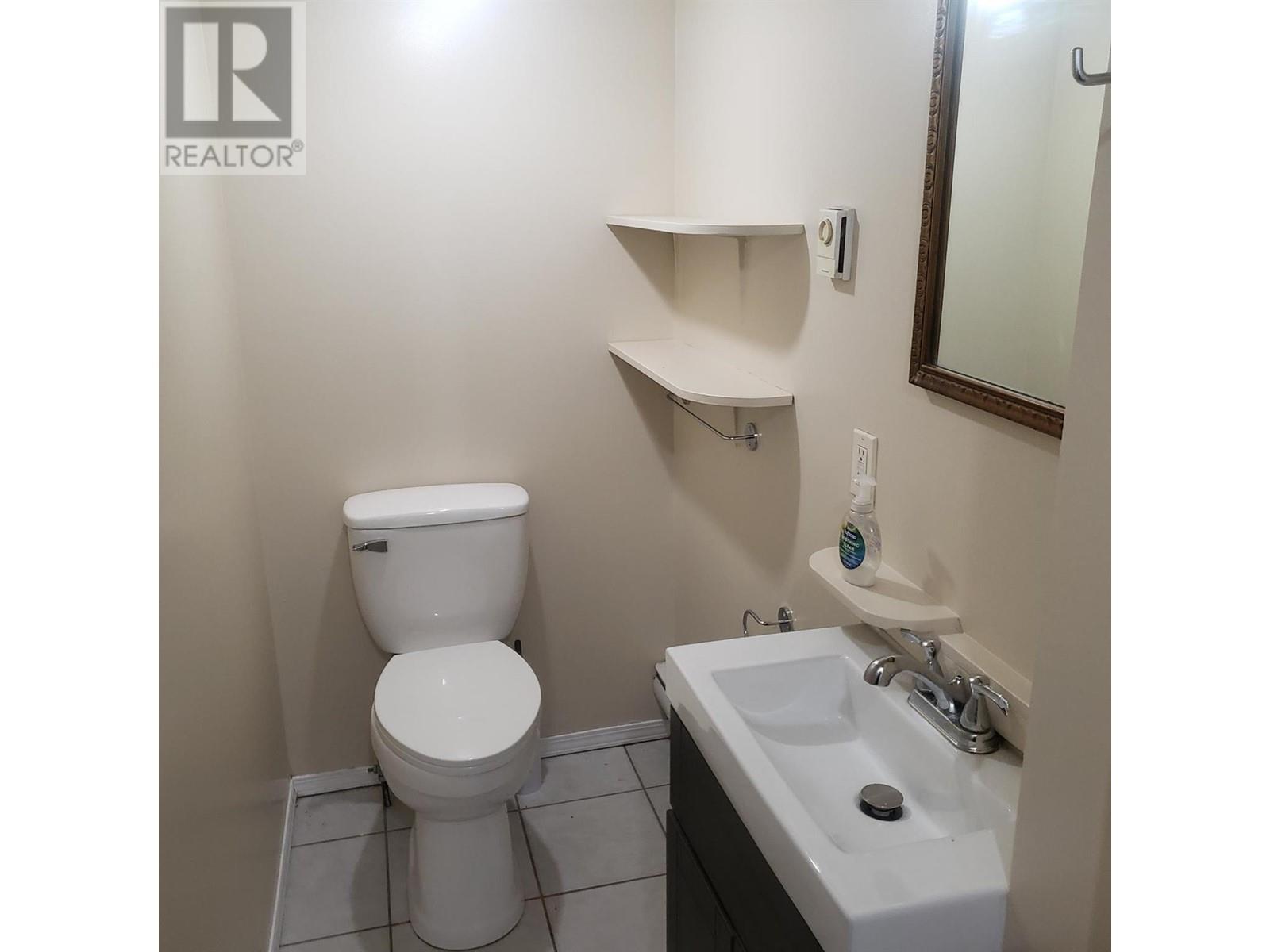  643 11TH Avenue, Castlegar