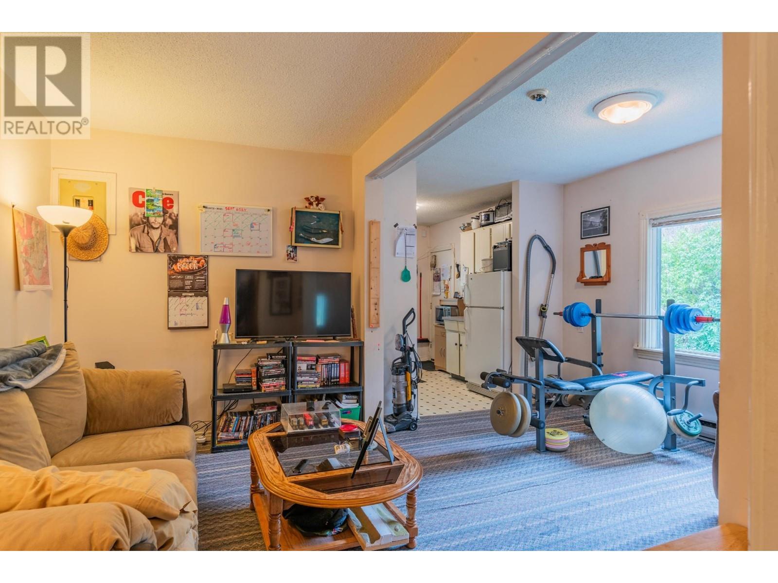  643 11TH Avenue, Castlegar