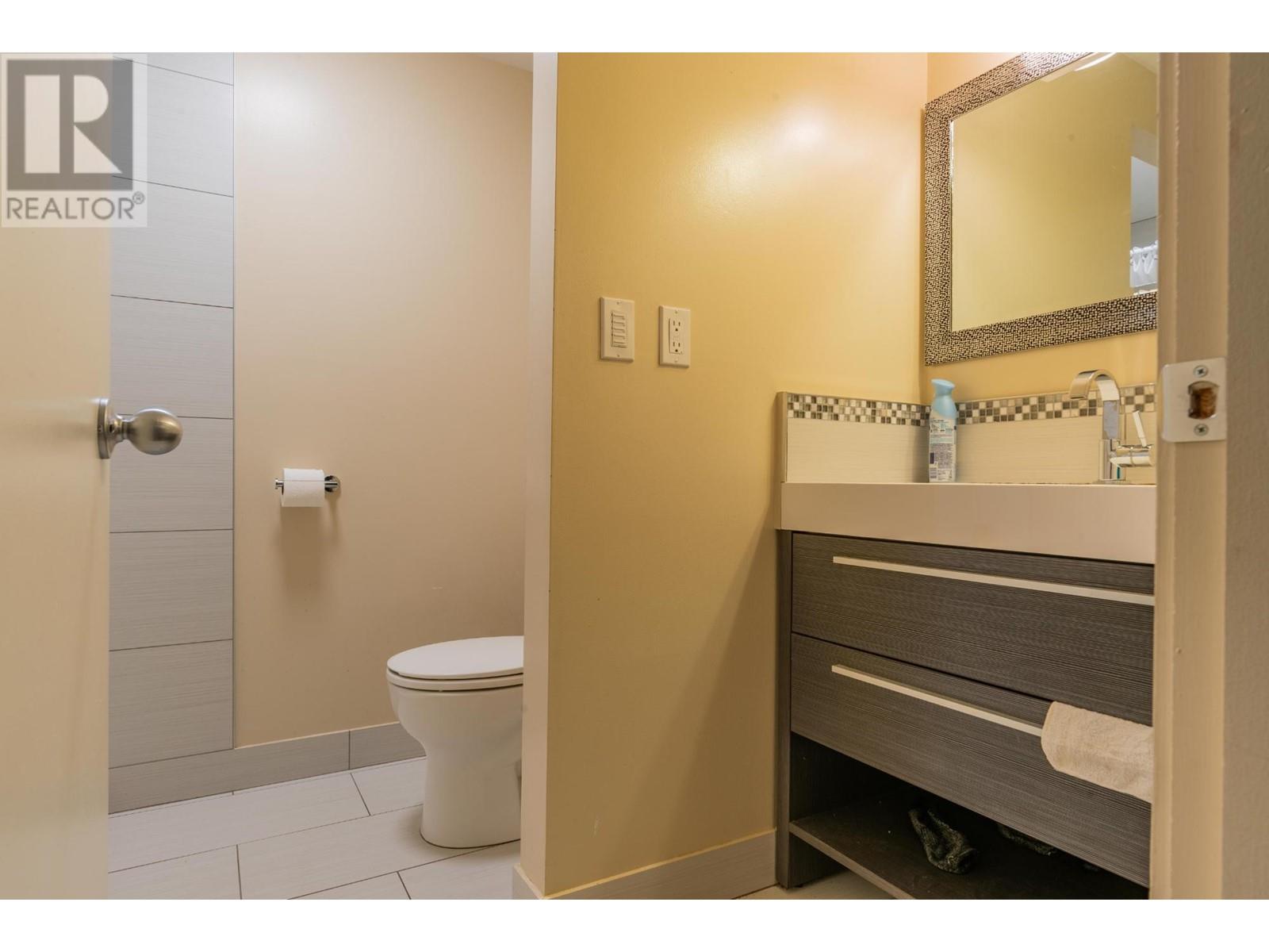  643 11TH Avenue, Castlegar