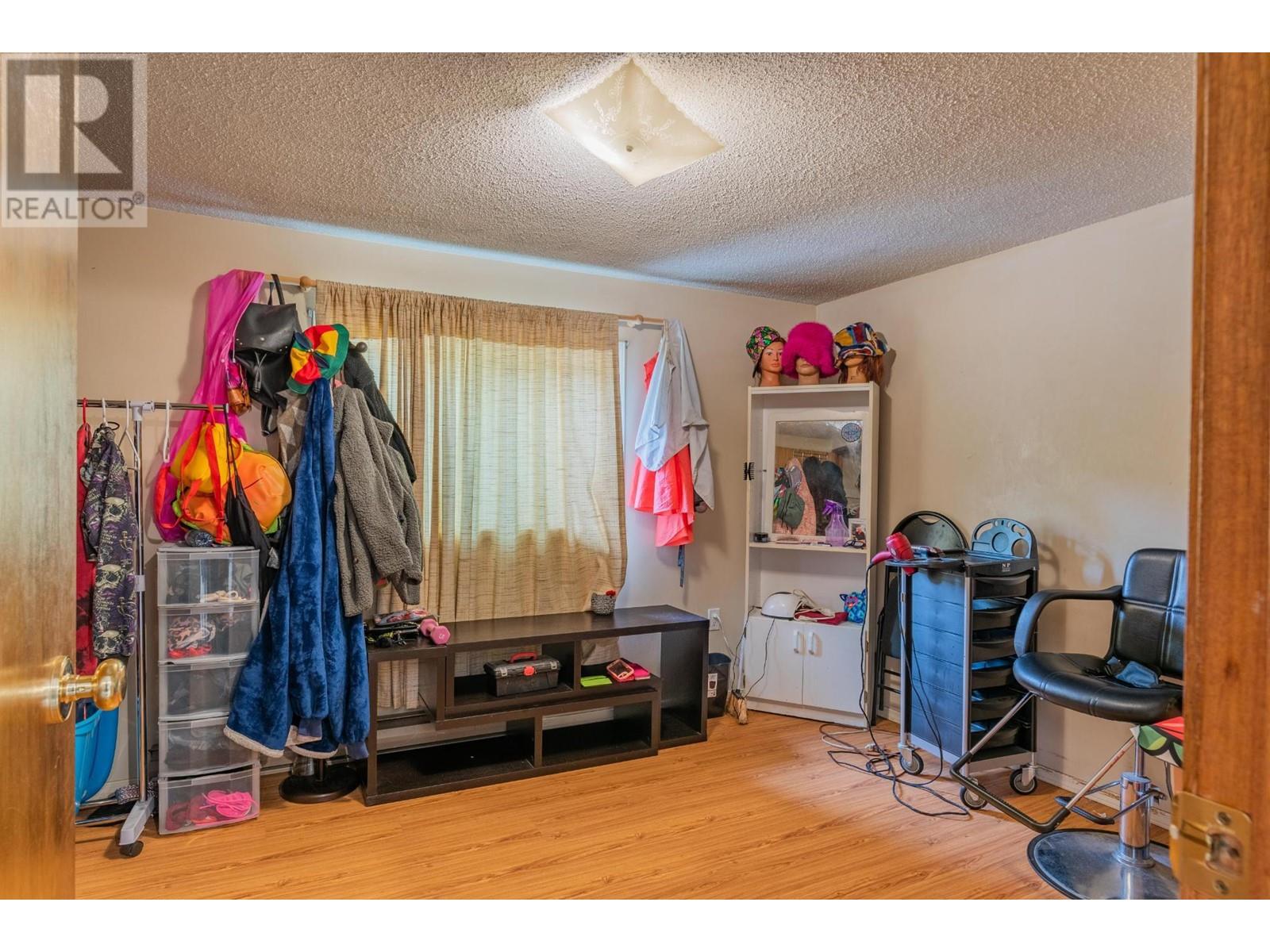  643 11TH Avenue, Castlegar