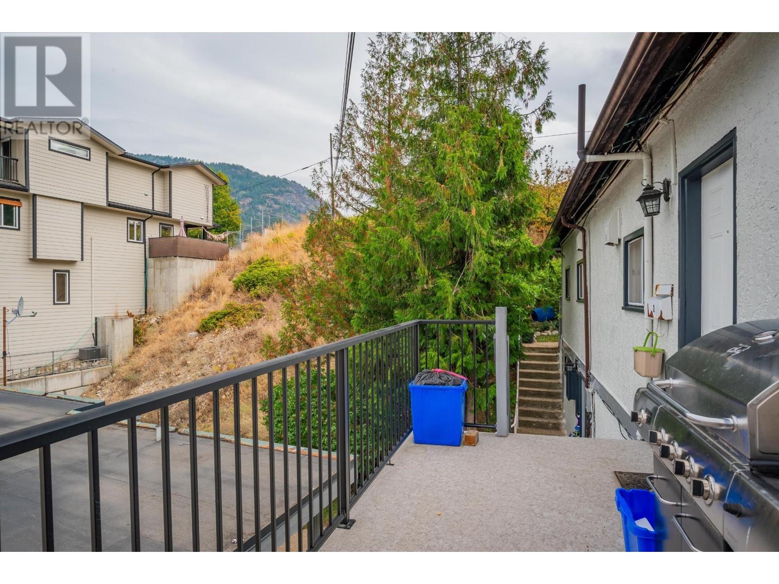  643 11TH Avenue, Castlegar