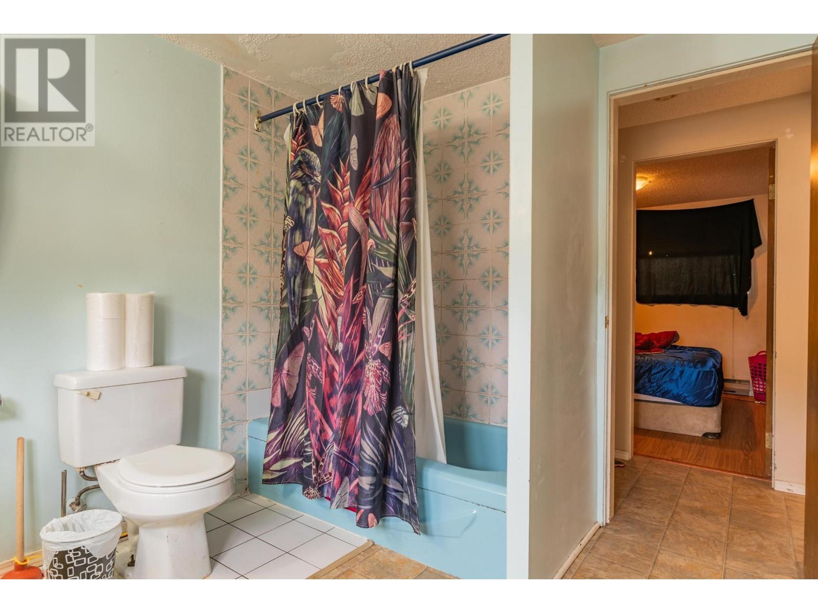  643 11TH Avenue, Castlegar