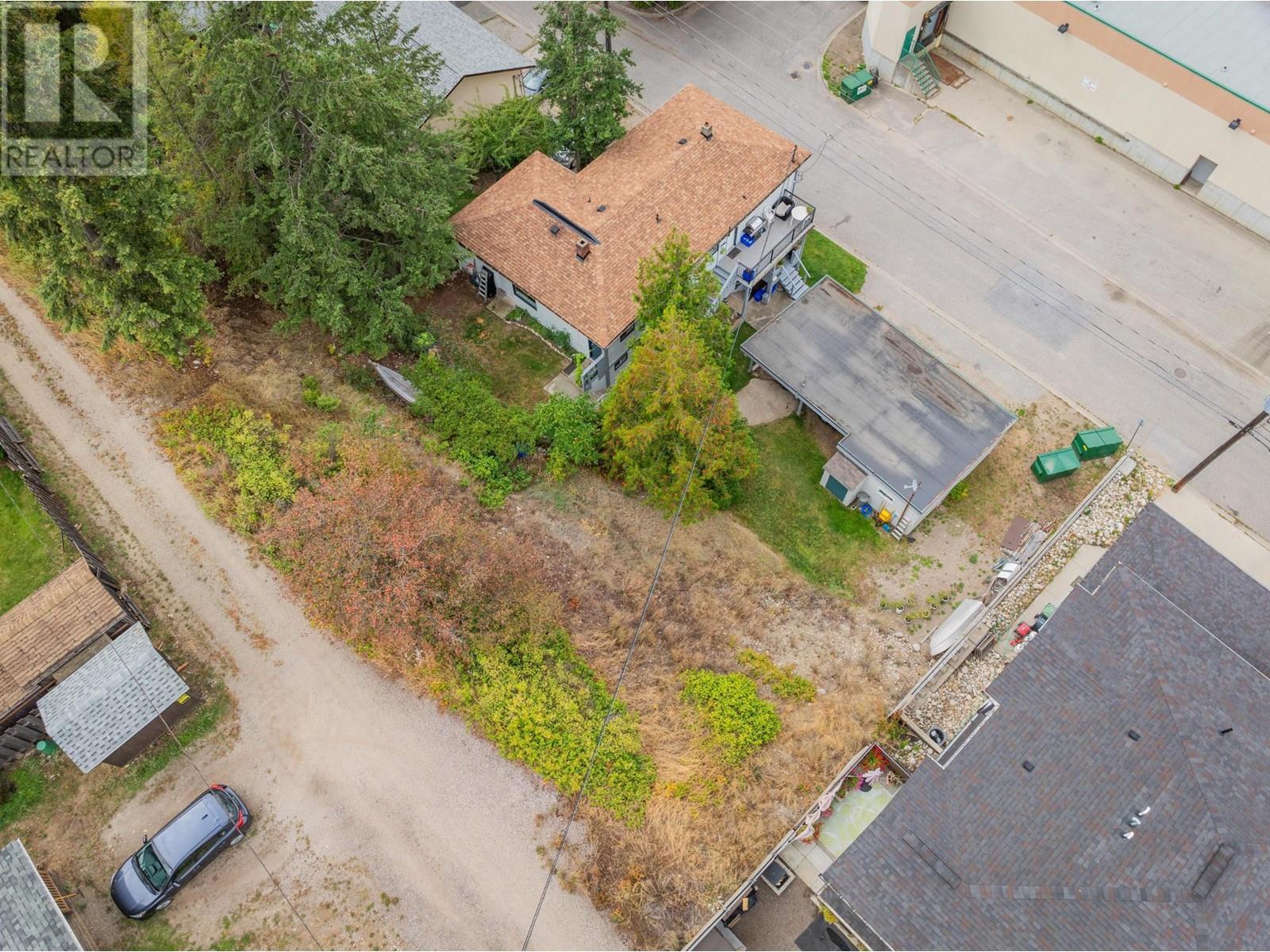  643 11TH Avenue, Castlegar