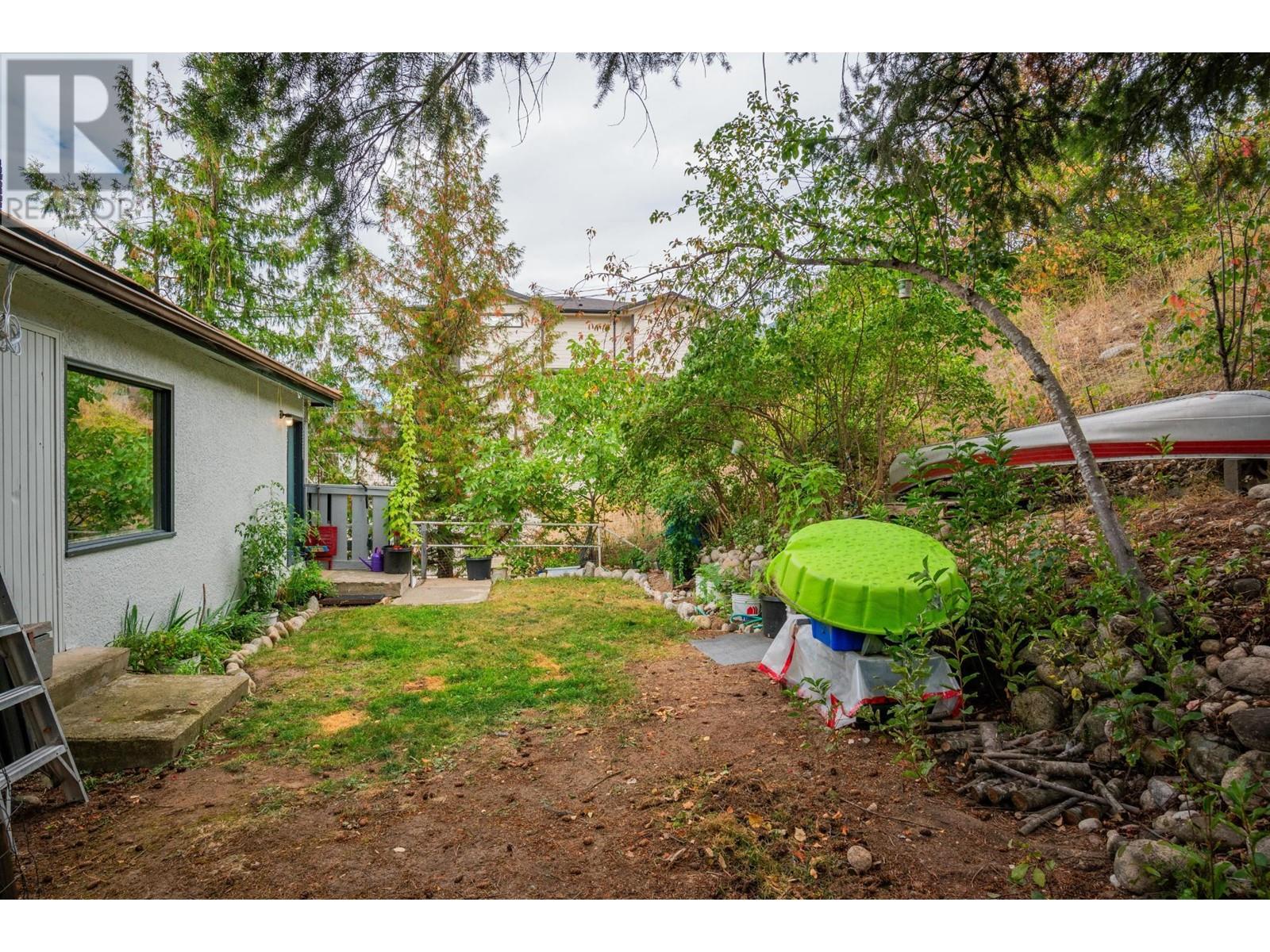  643 11TH Avenue, Castlegar