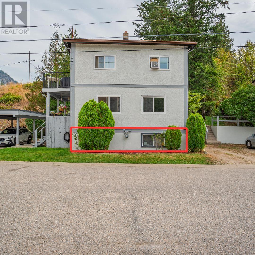  643 11TH Avenue, Castlegar