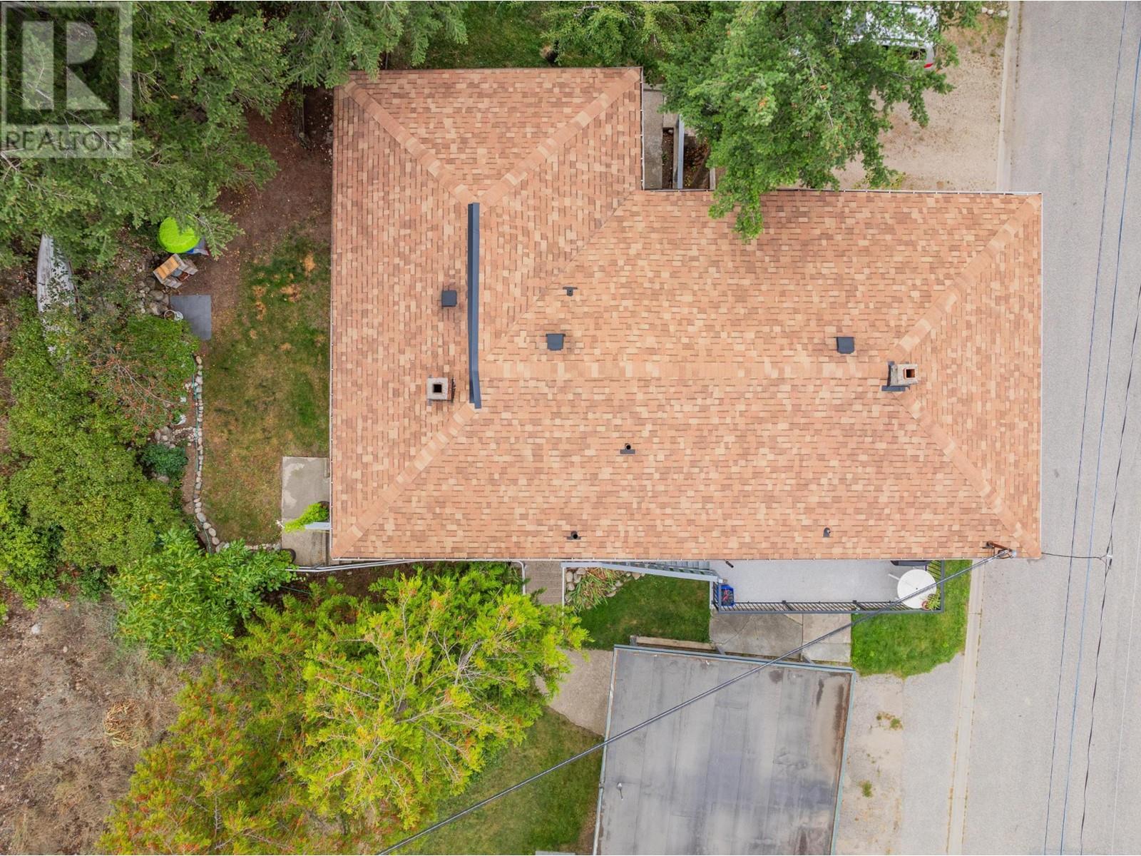  643 11TH Avenue, Castlegar