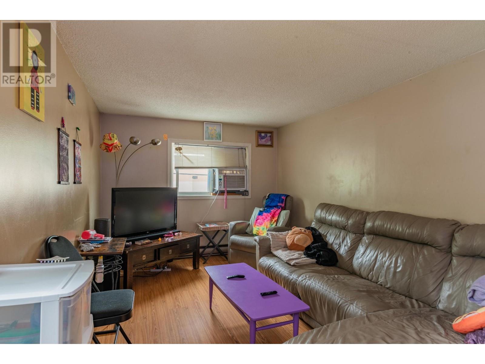  643 11TH Avenue, Castlegar