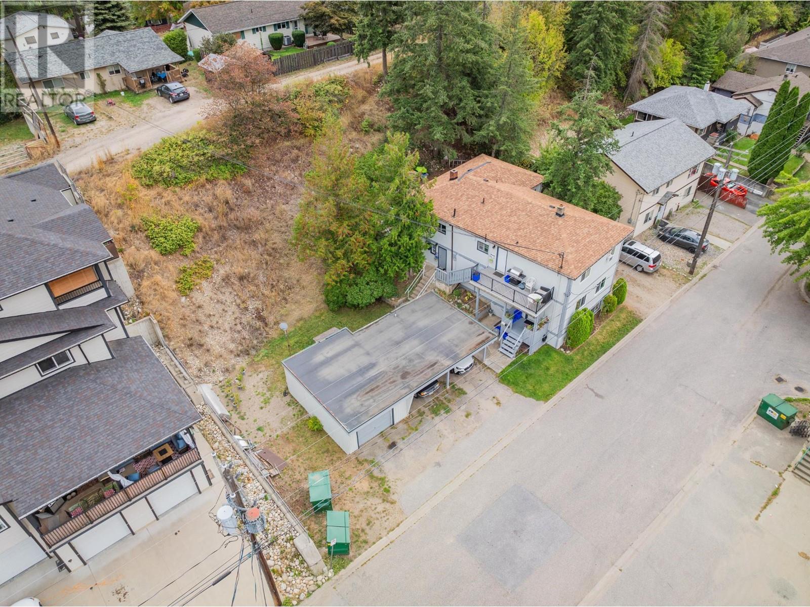  643 11TH Avenue, Castlegar