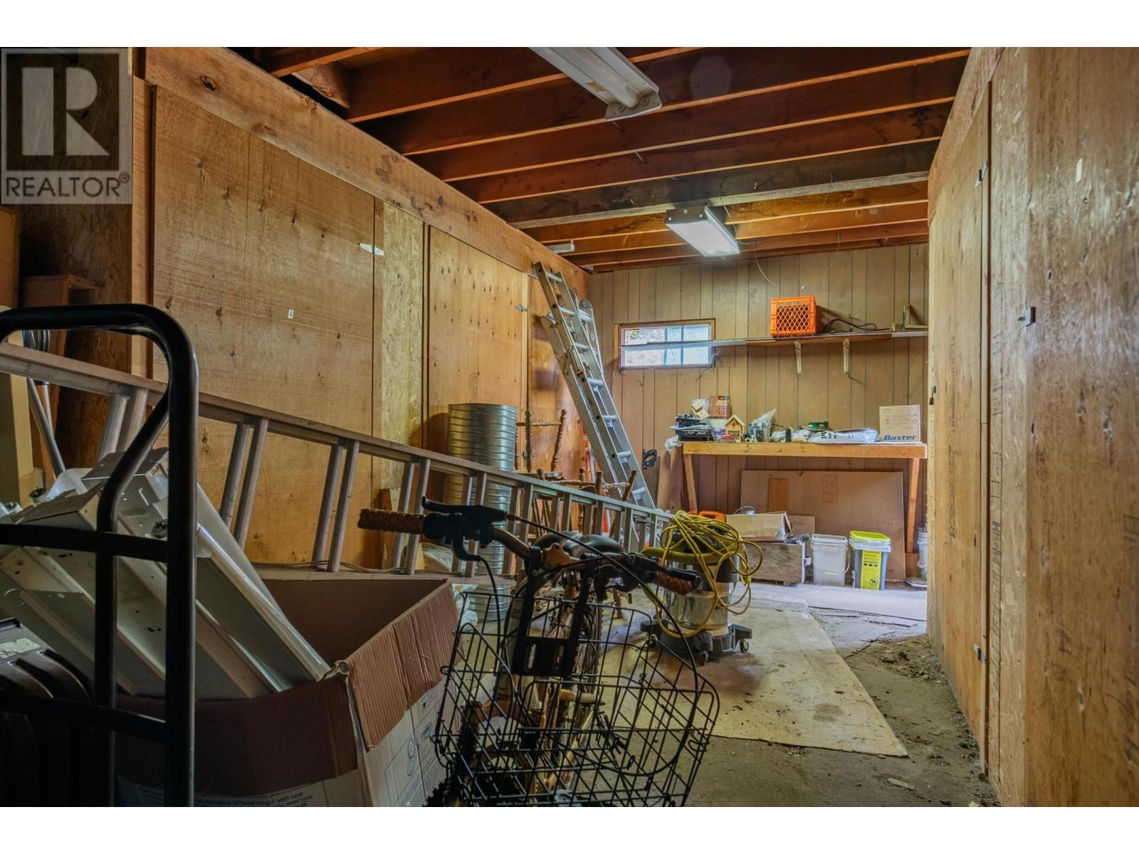  643 11TH Avenue, Castlegar