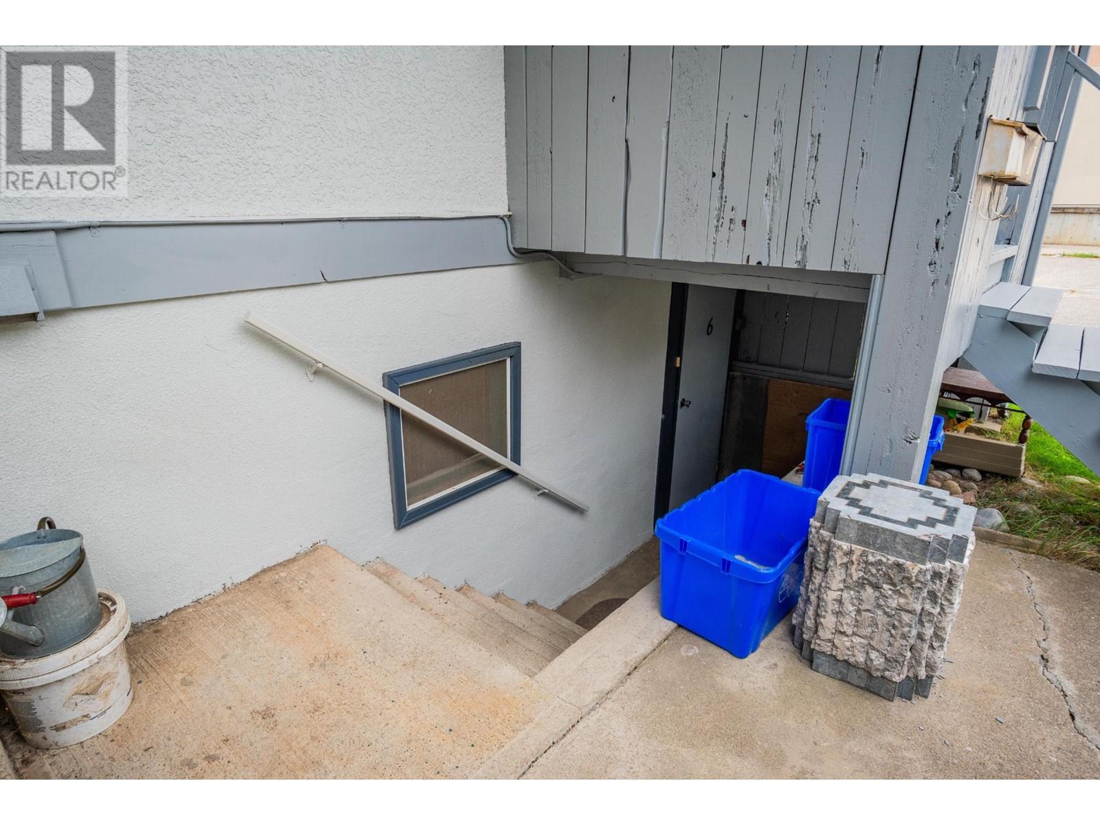  643 11TH Avenue, Castlegar