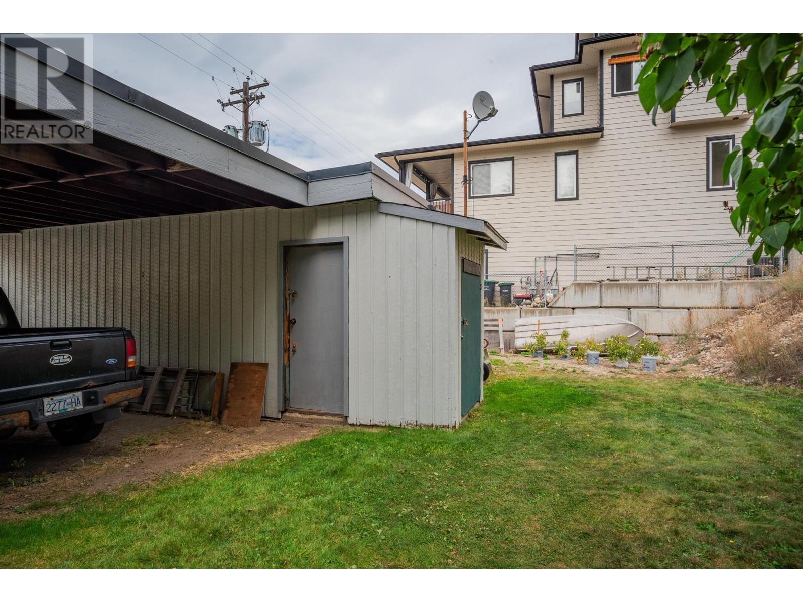  643 11TH Avenue, Castlegar