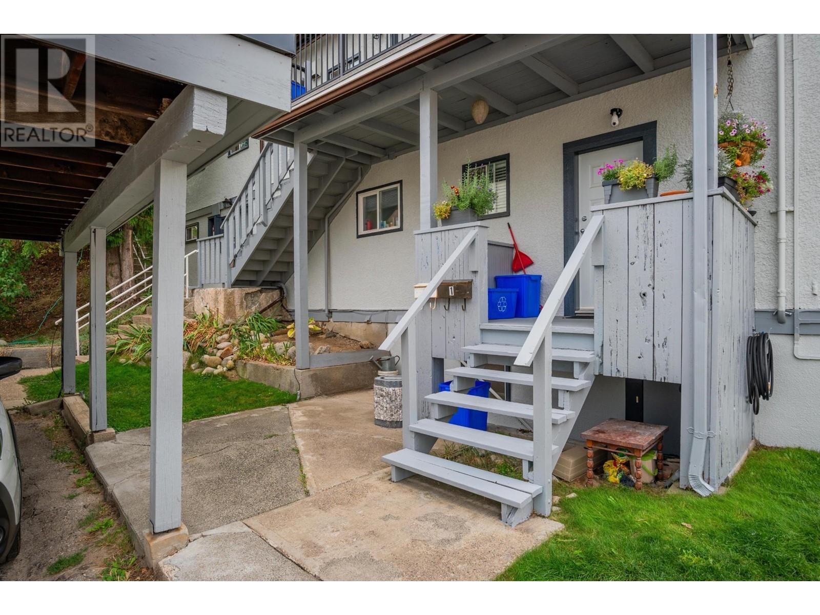  643 11TH Avenue, Castlegar