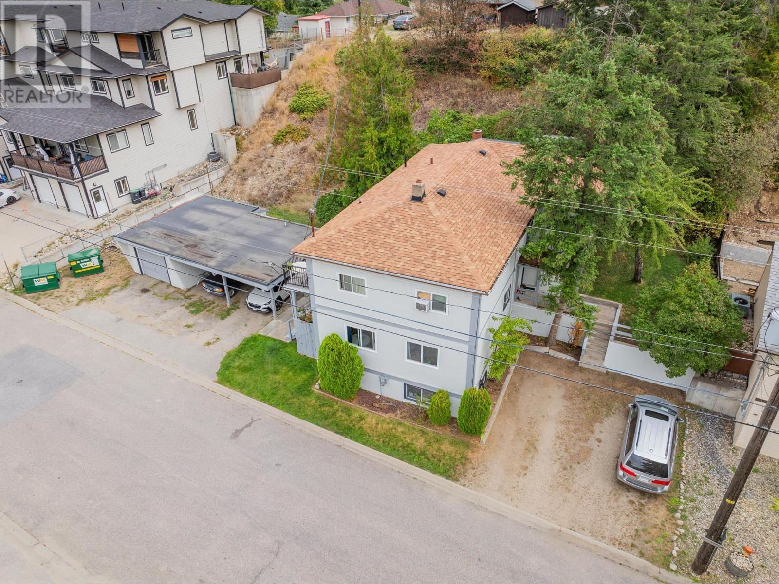  643 11TH Avenue, Castlegar