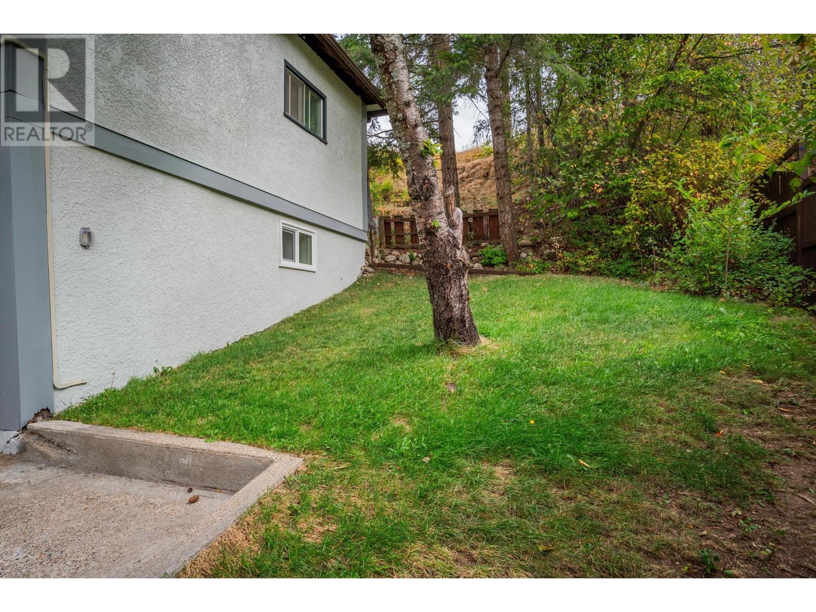  643 11TH Avenue, Castlegar