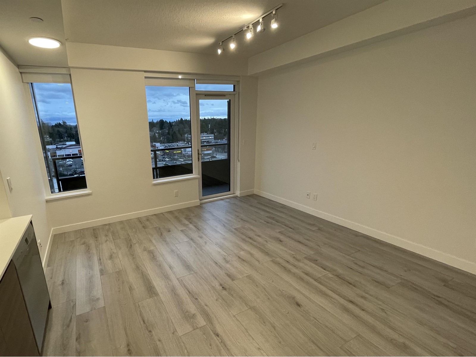 1114 10626 CITY PARKWAY, Surrey real estate listing R2970441