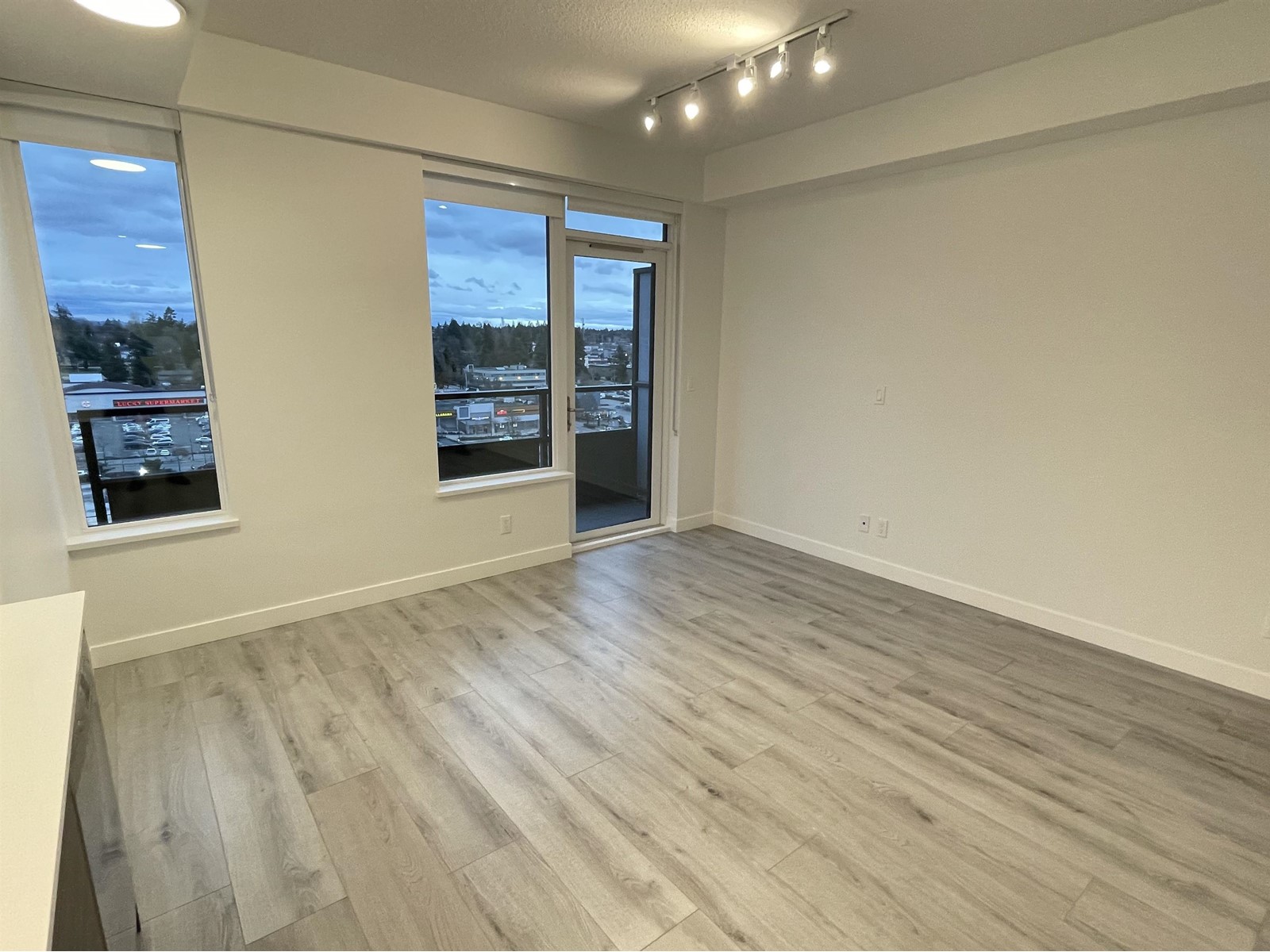 1114 10626 CITY PARKWAY, Surrey real estate listing R2970441