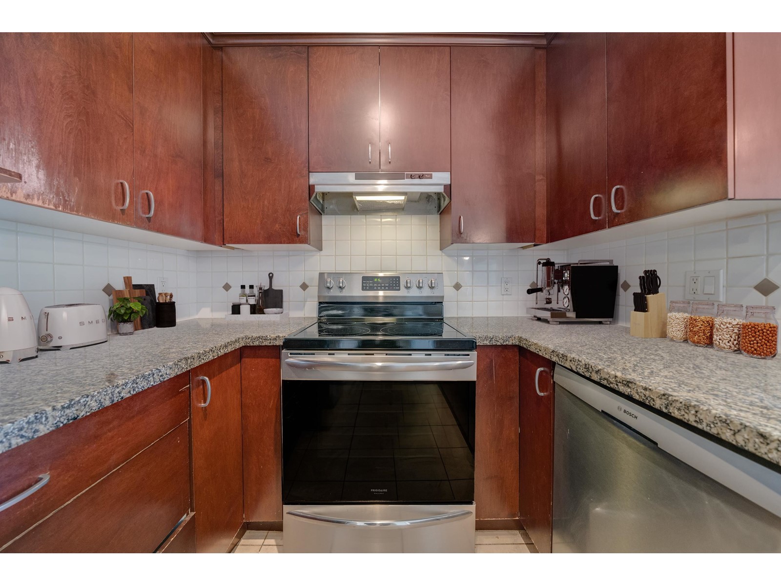 206 1581 FOSTER STREET, White Rock real estate listing R2973125