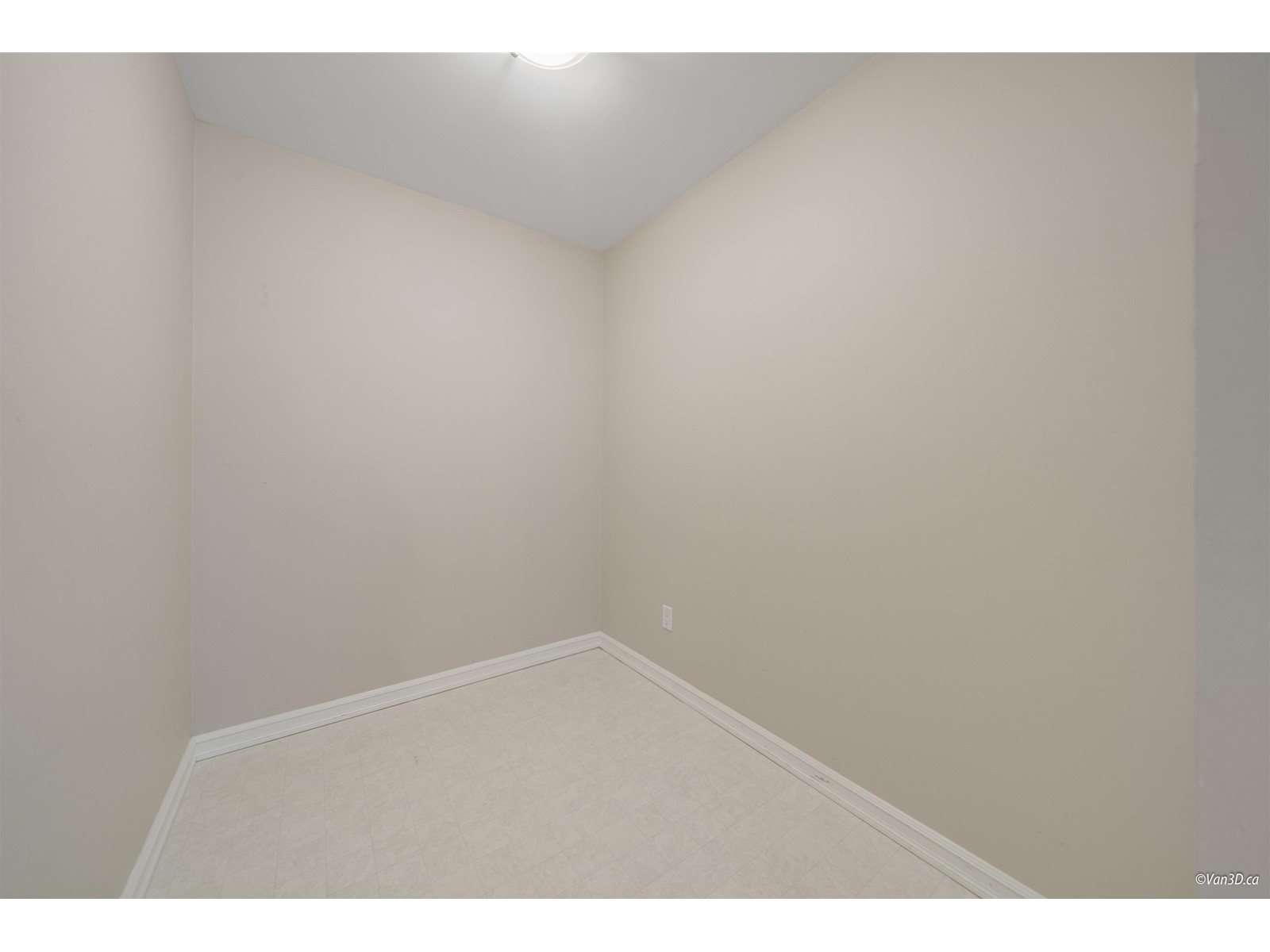 206 1581 FOSTER STREET, White Rock real estate listing R2973125