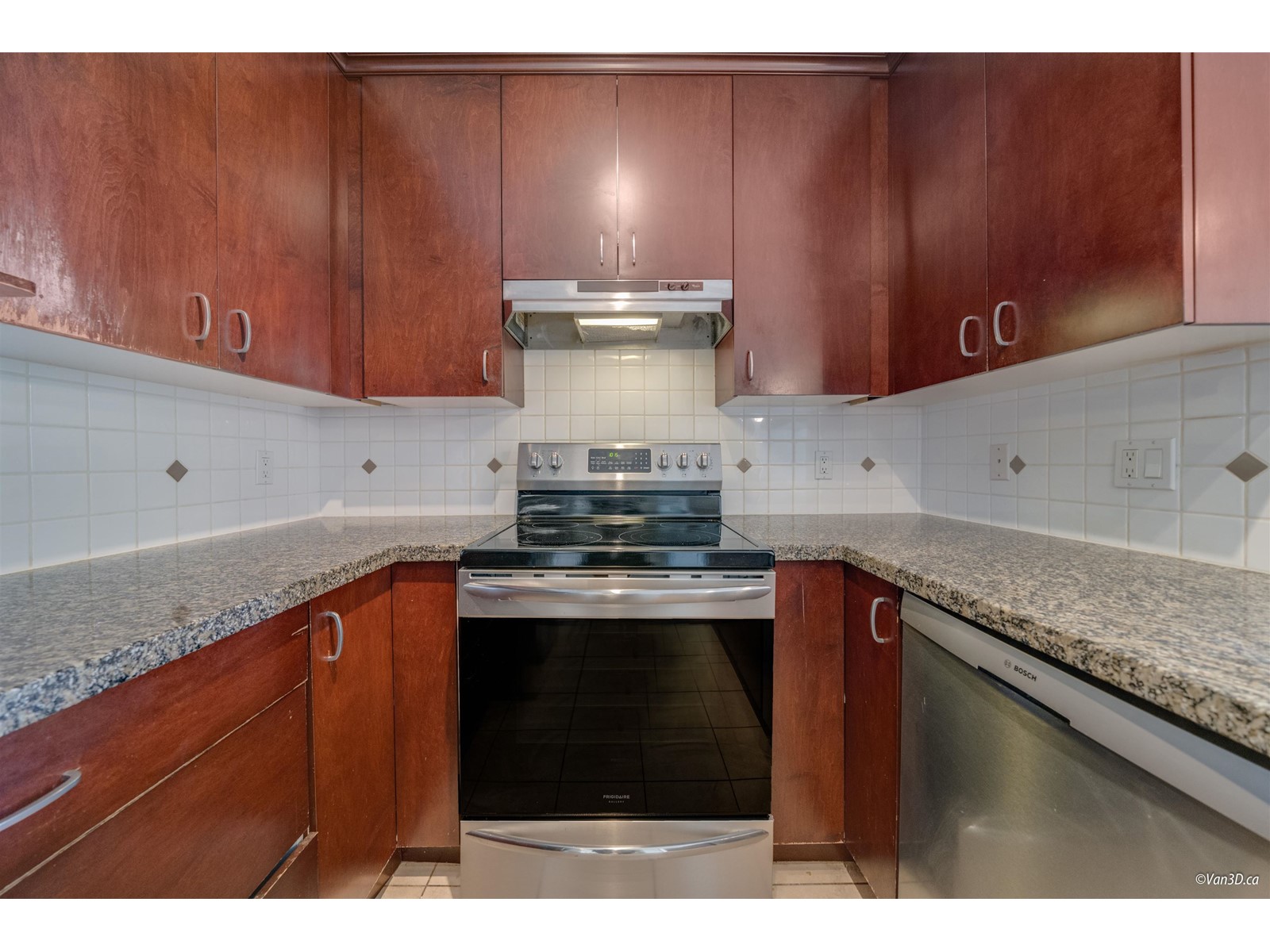 206 1581 FOSTER STREET, White Rock real estate listing R2973125