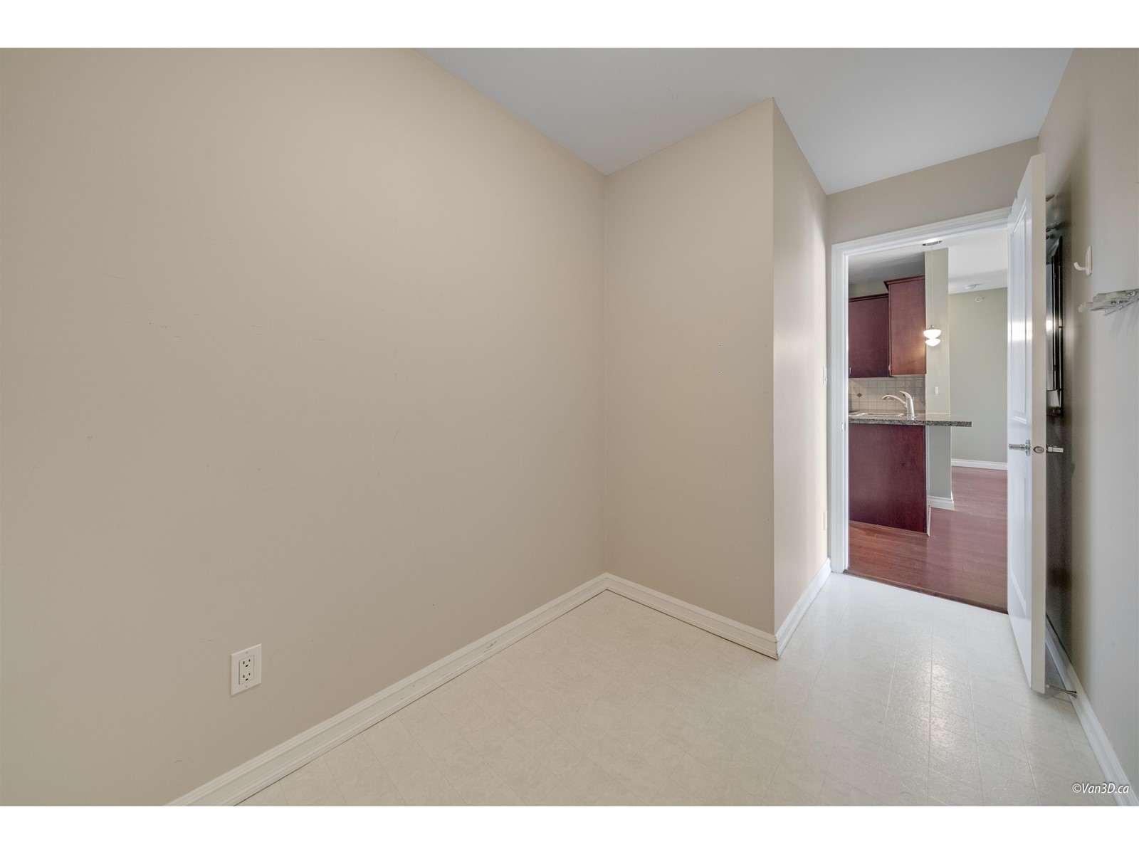 206 1581 FOSTER STREET, White Rock real estate listing R2973125