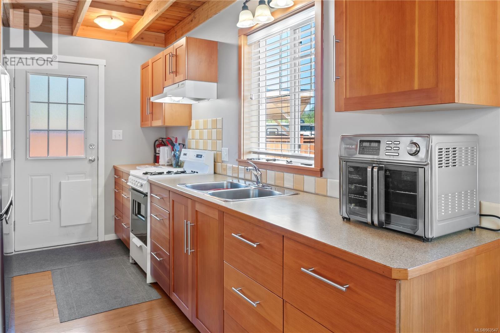 1129 Fifth Ave, Ucluelet