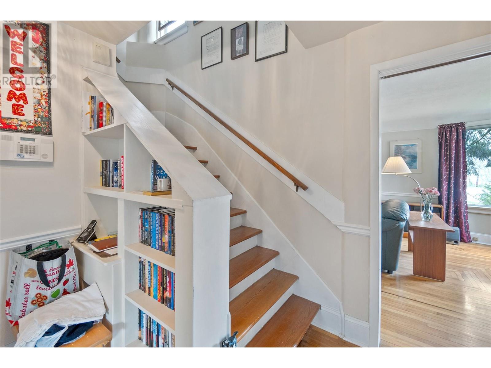 2612 COLUMBIA Avenue, Castlegar