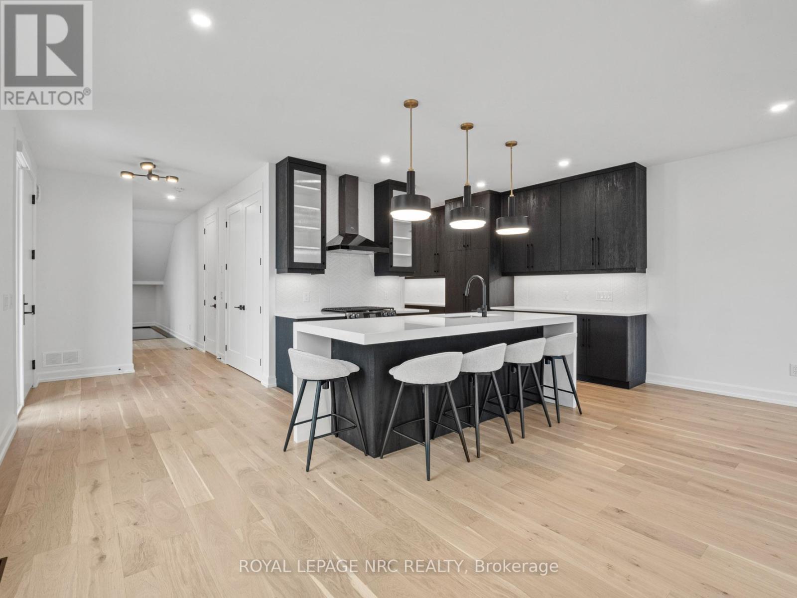 200 KLAGER AVENUE - 10
