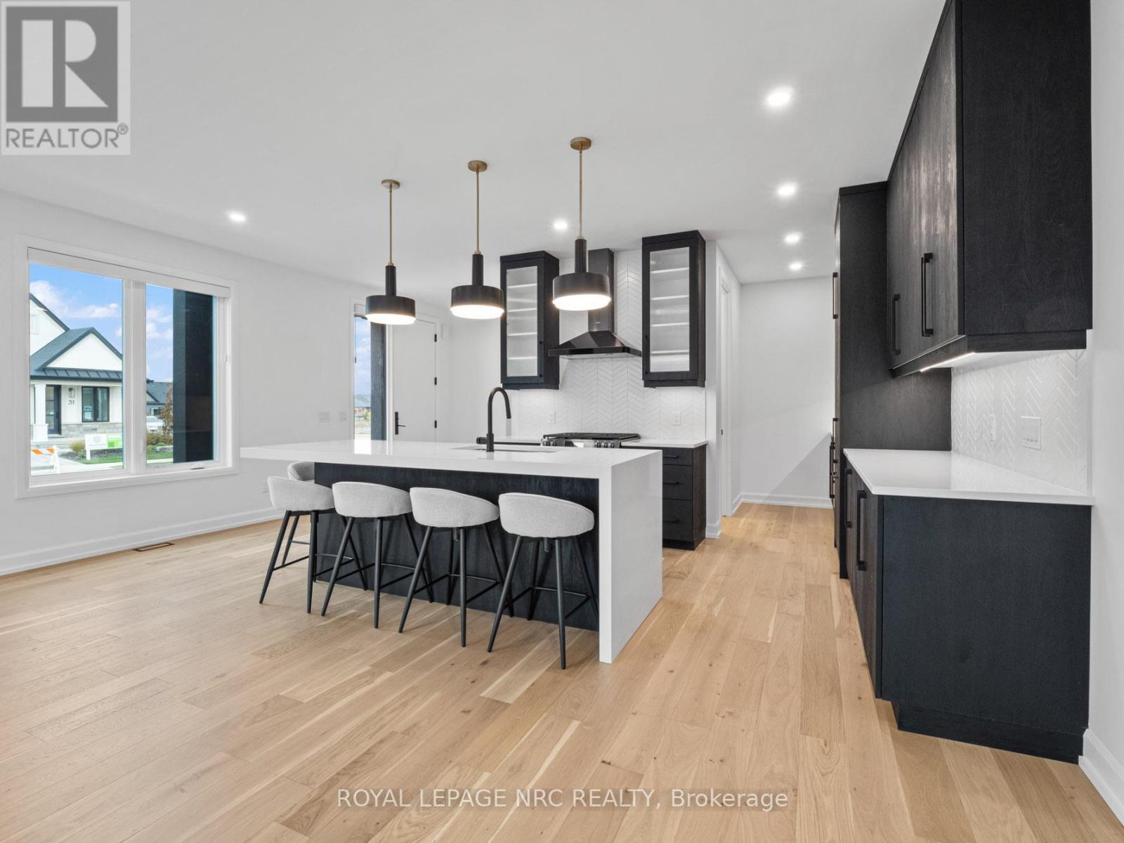 200 KLAGER AVENUE - 11