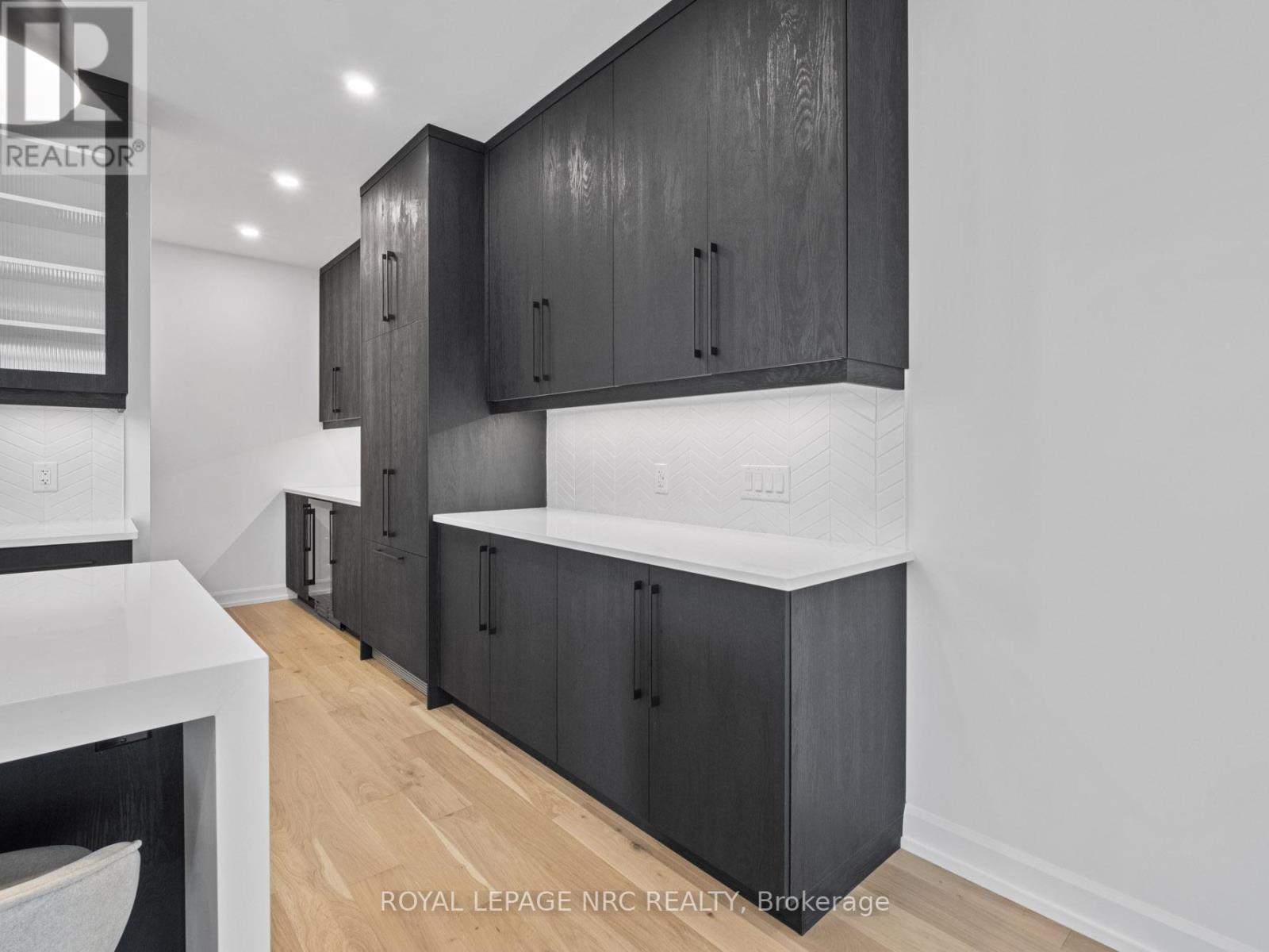 200 KLAGER AVENUE - 12