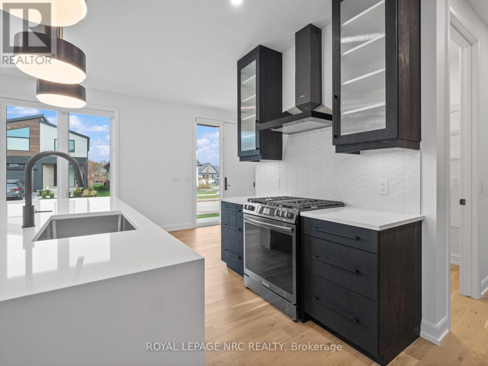200 KLAGER AVENUE - 13