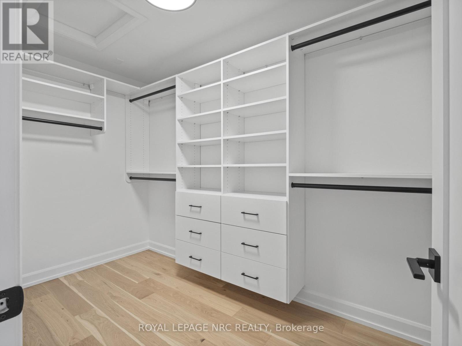 200 KLAGER AVENUE - 28