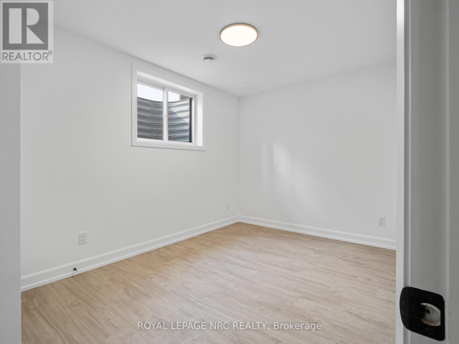 200 KLAGER AVENUE - 32