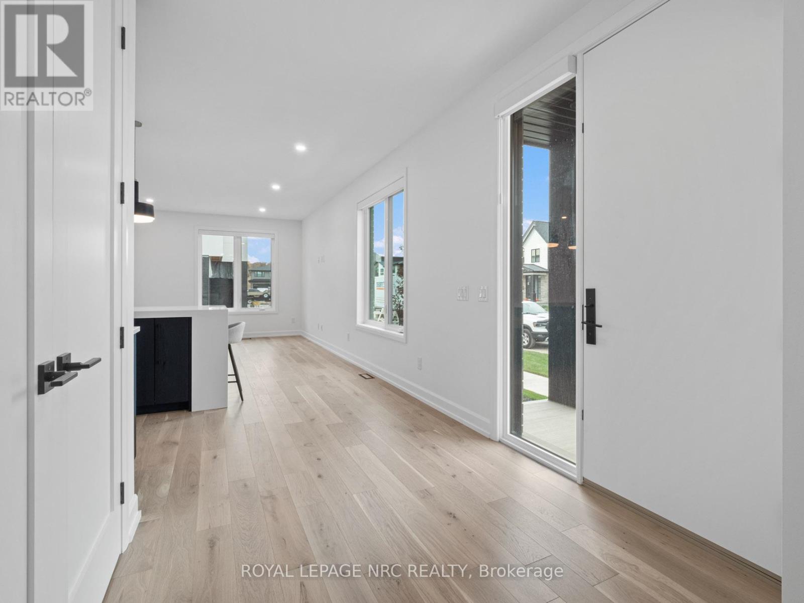 200 KLAGER AVENUE - 7
