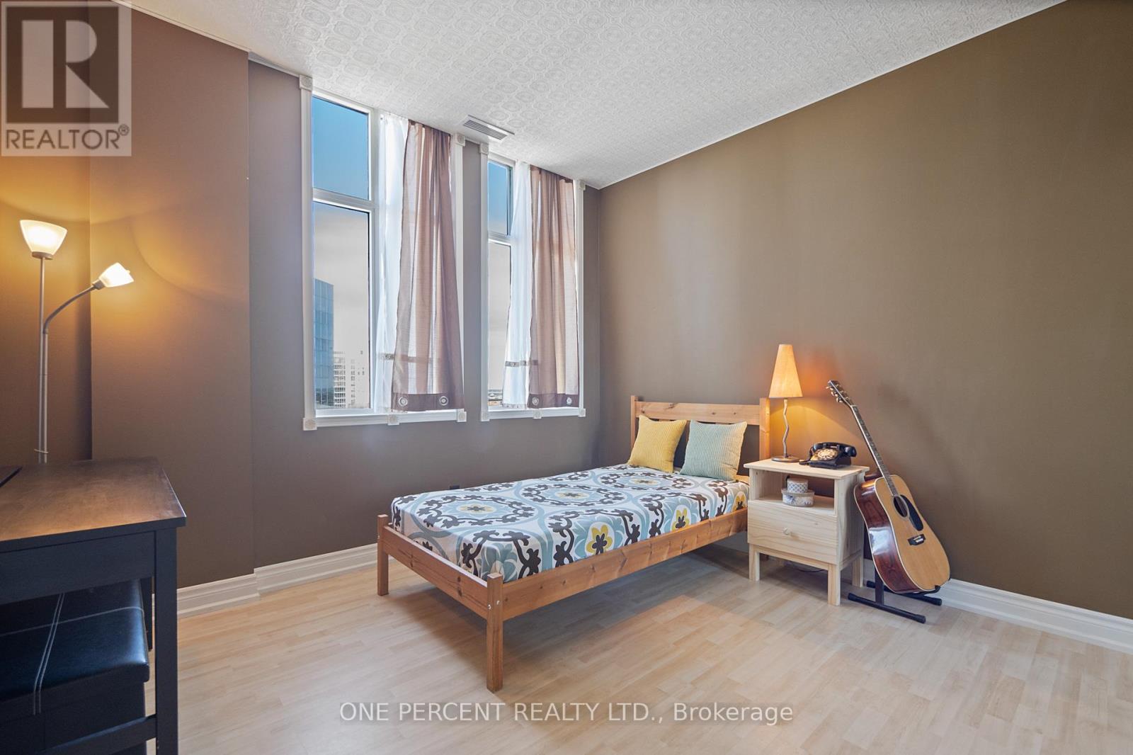 Photo 2 of 1506 36 James Street S, Hamilton ON