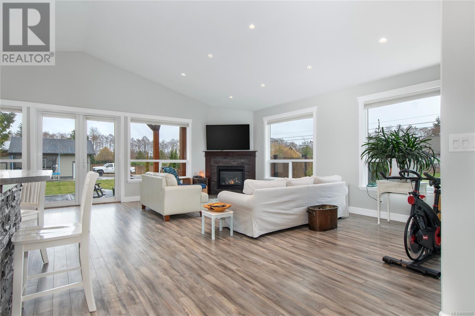 3819 Stuart Pl, Campbell River real estate listing 988887