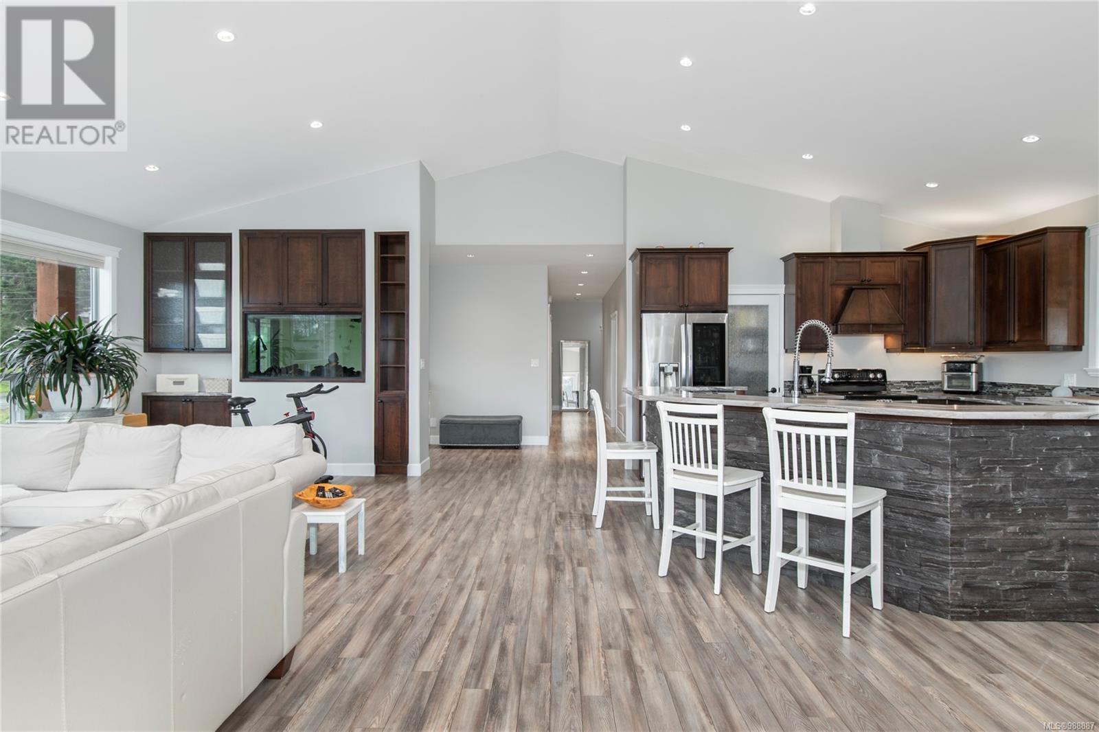 3819 Stuart Pl, Campbell River real estate listing 988887