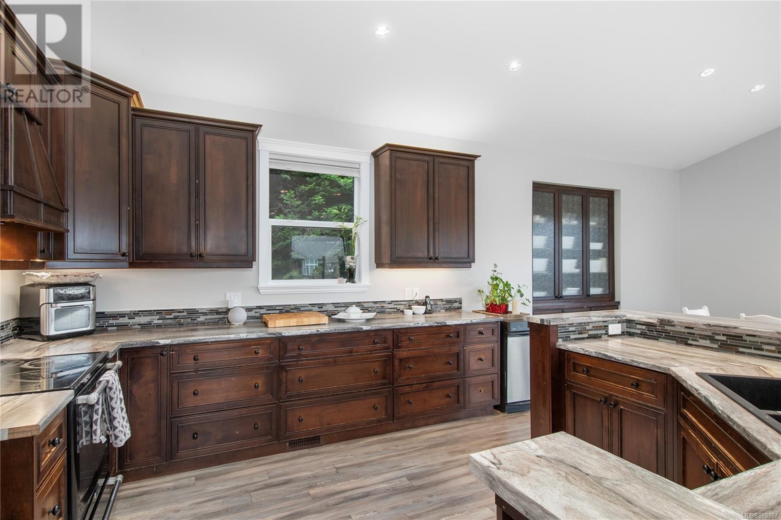 3819 Stuart Pl, Campbell River real estate listing 988887