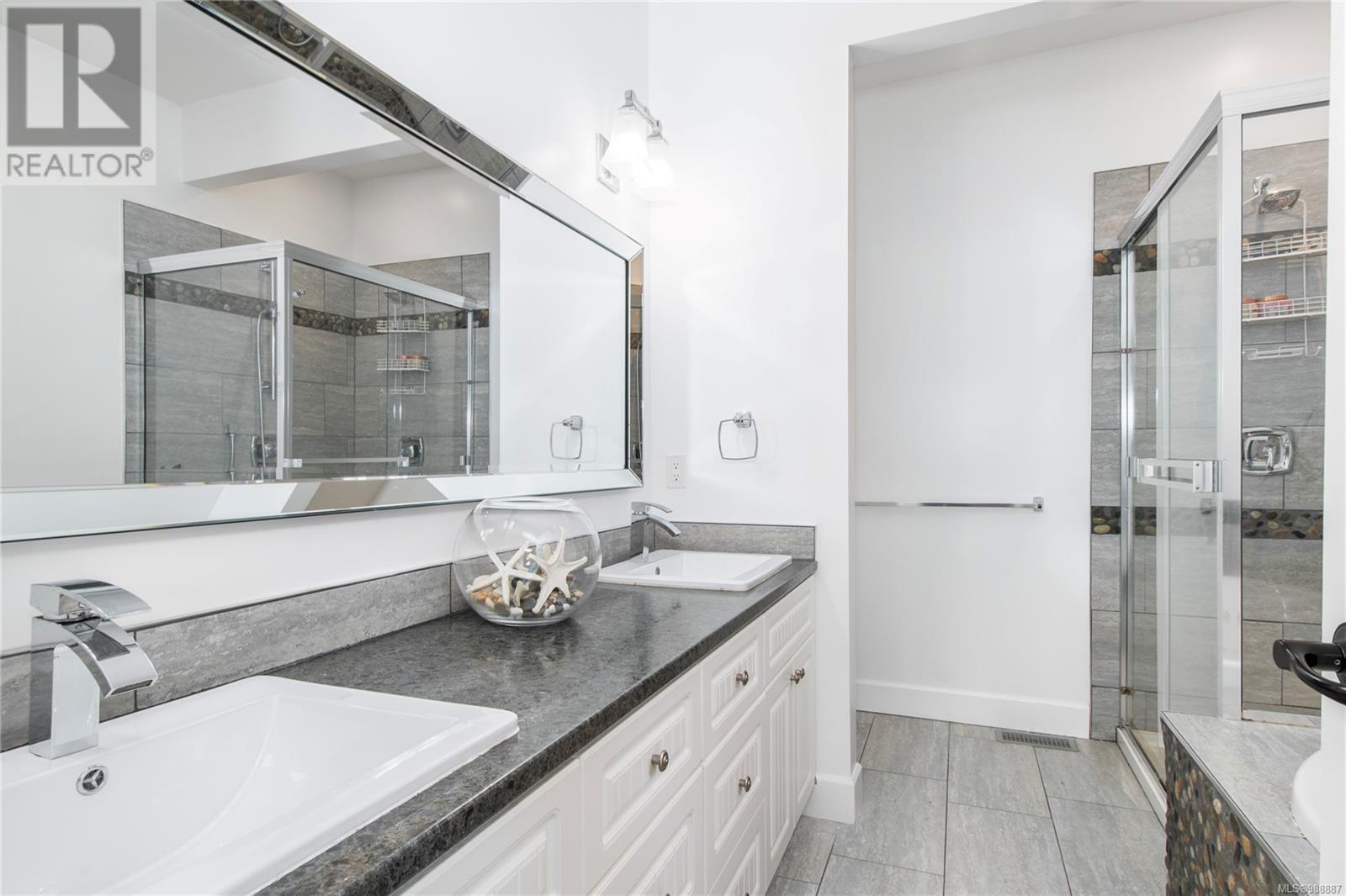 3819 Stuart Pl, Campbell River real estate listing 988887