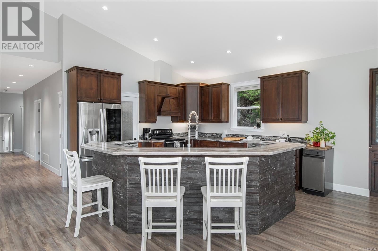 3819 Stuart Pl, Campbell River real estate listing 988887
