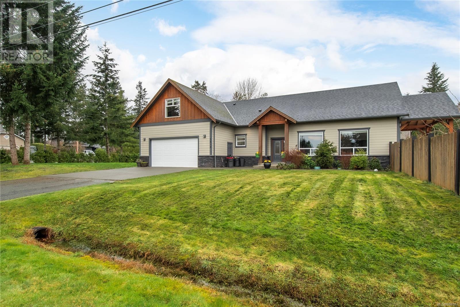 3819 Stuart Pl, Campbell River real estate listing 988887