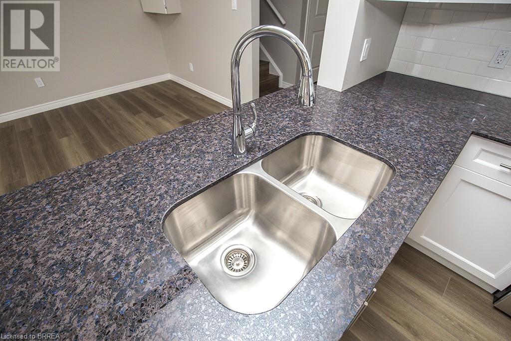 Photo 34 of 355 Wellington Street, Brantford ON