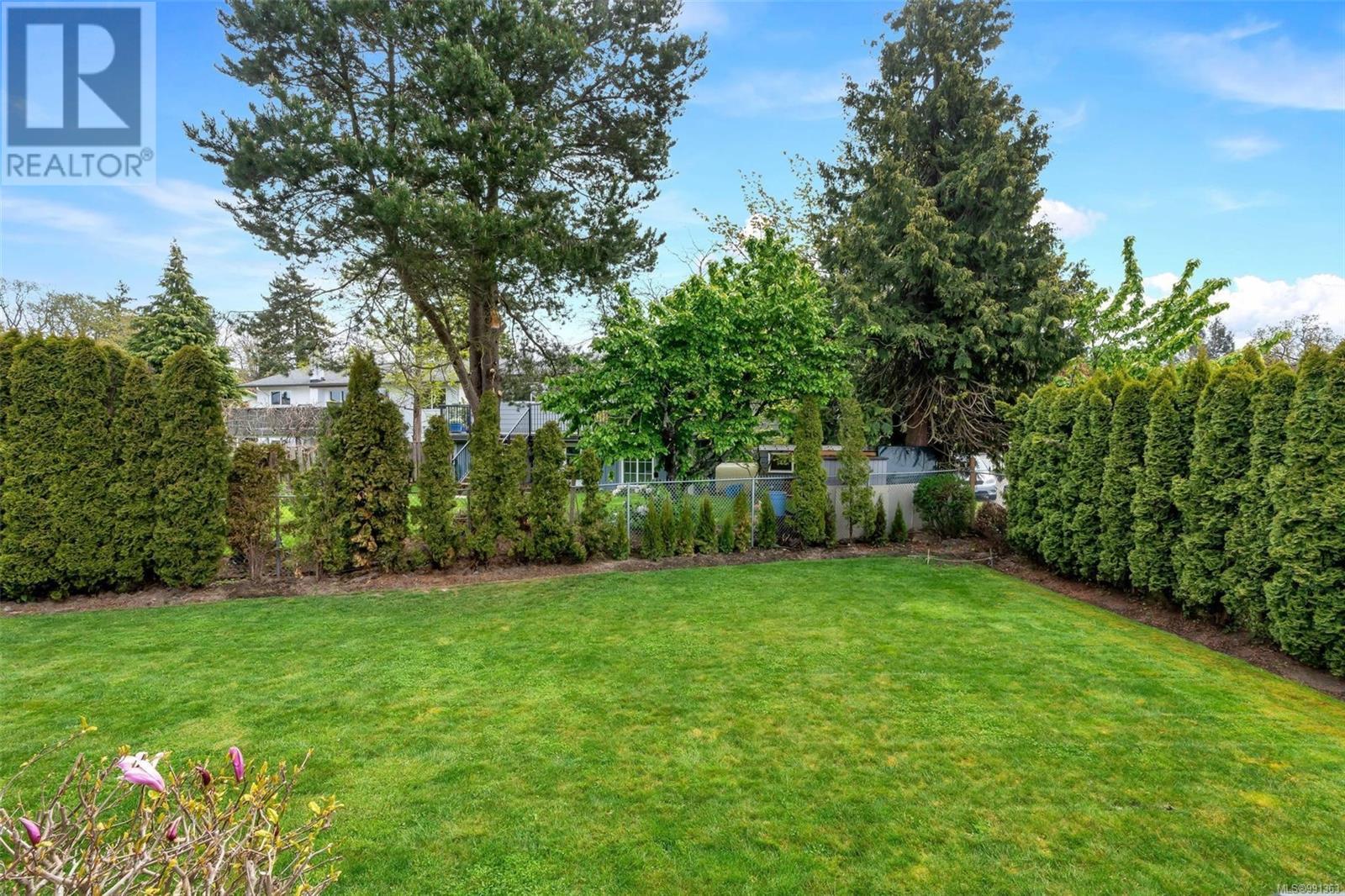 Photo 22 of 1705 De Sousa Pl, Saanich BC