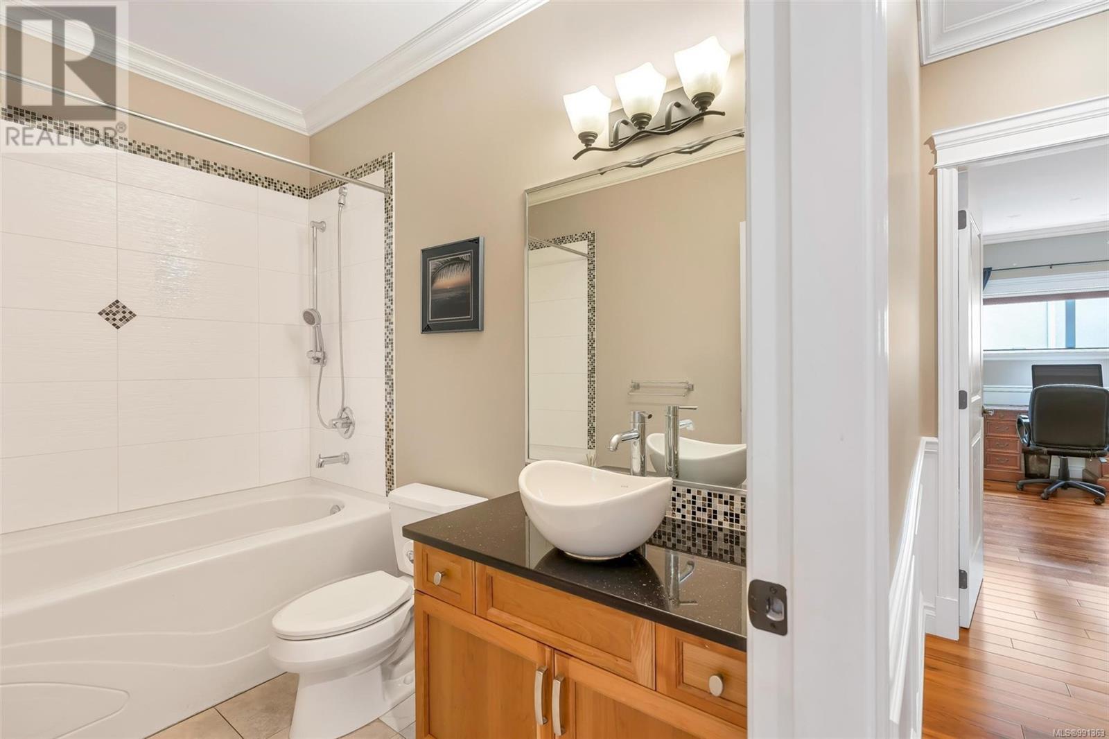 Photo 23 of 1705 De Sousa Pl, Saanich BC