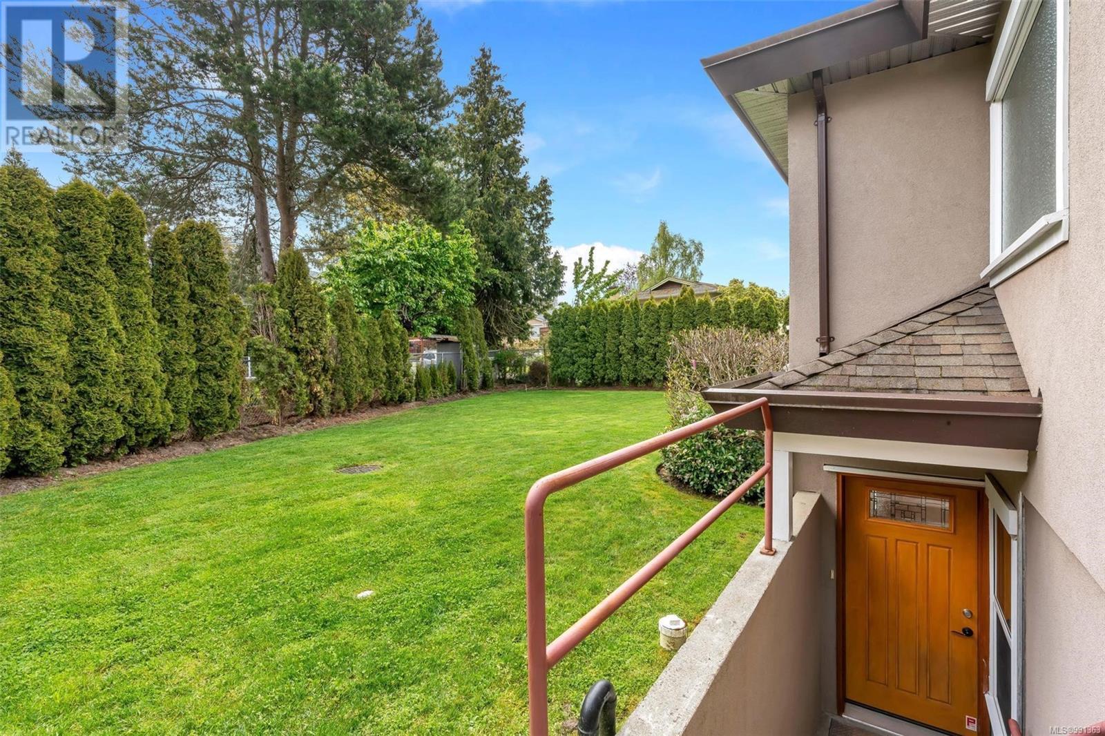 Photo 41 of 1705 De Sousa Pl, Saanich BC