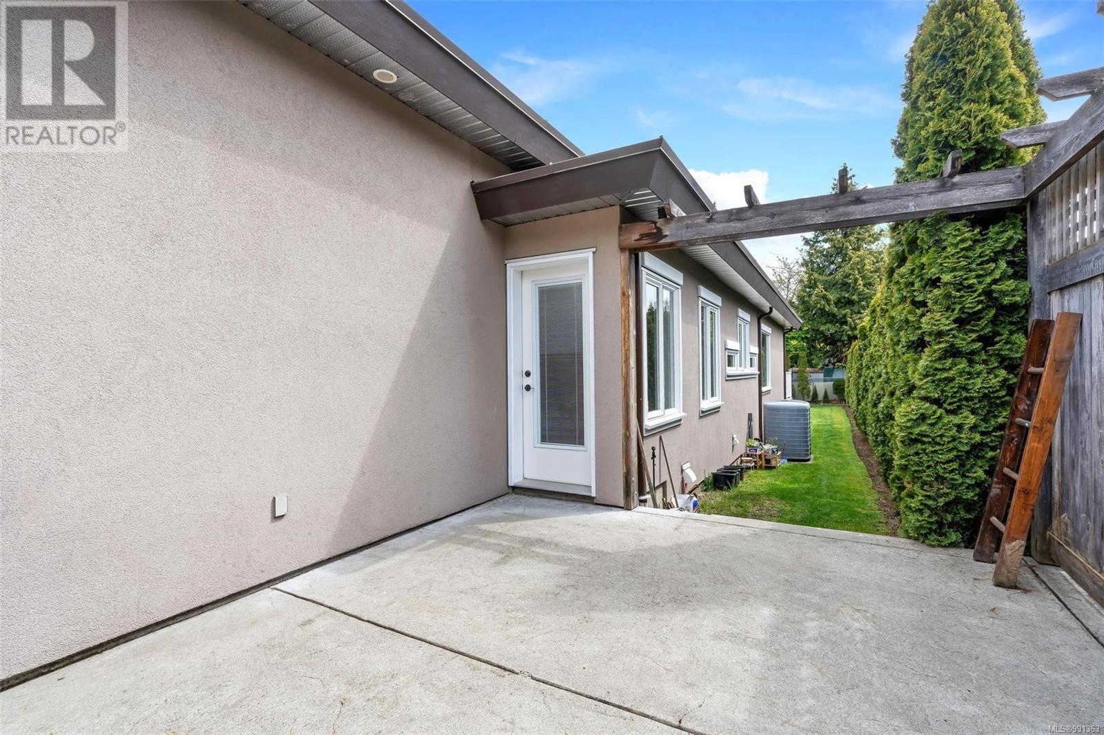 Photo 45 of 1705 De Sousa Pl, Saanich BC