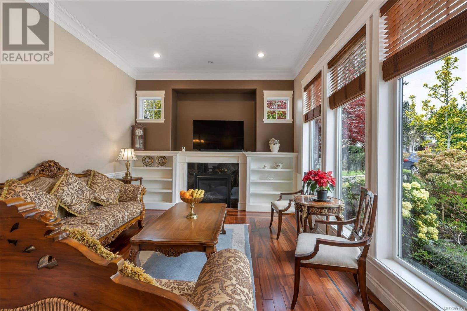 Photo 5 of 1705 De Sousa Pl, Saanich BC