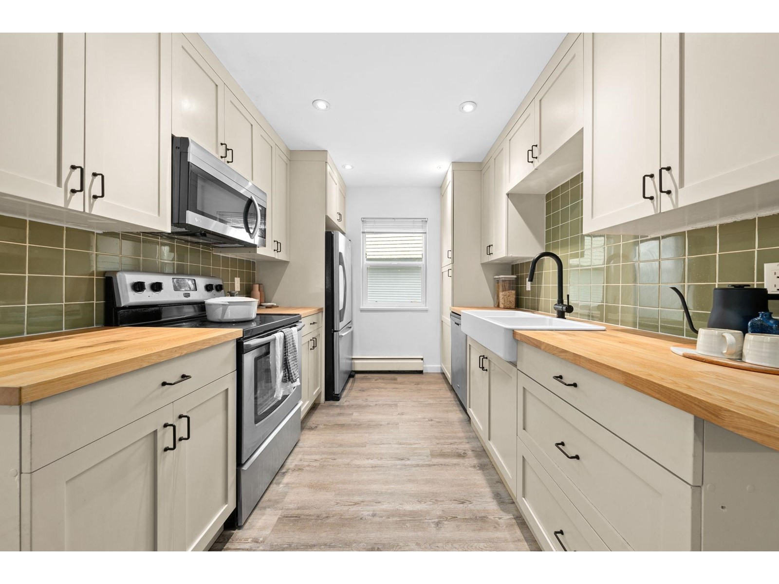 1 33293 E BOURQUIN CRESCENT, Abbotsford