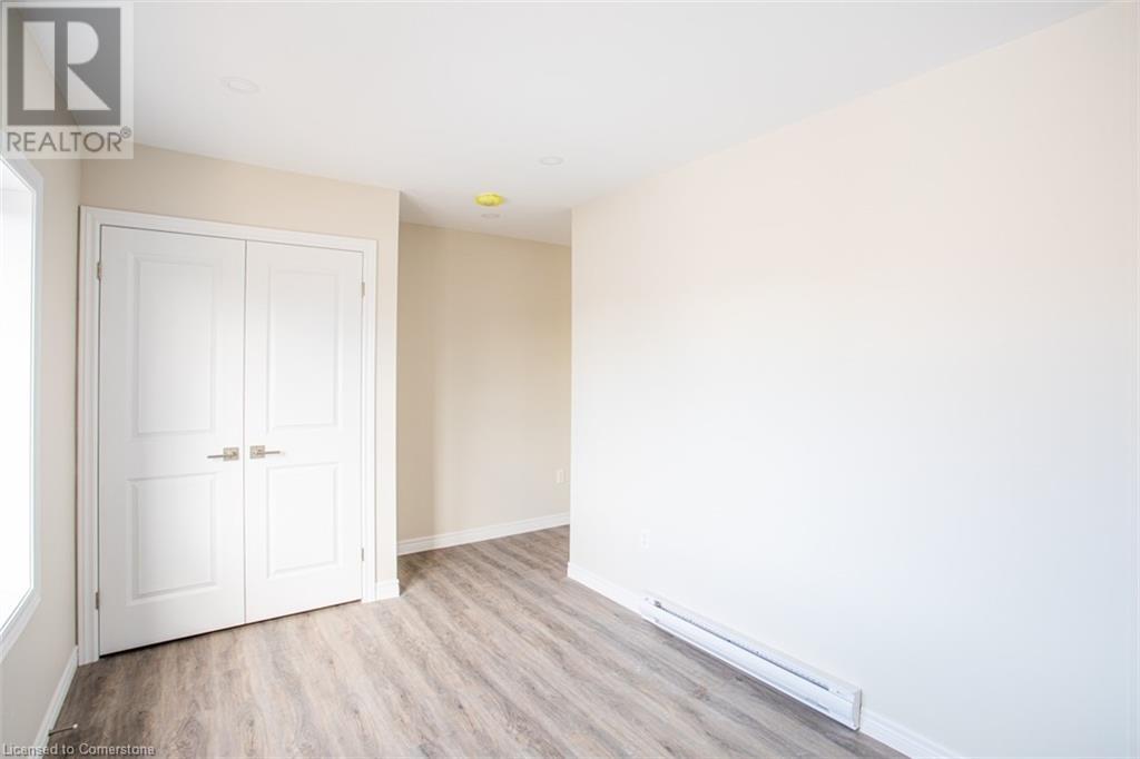 Photo 2 of 816 Concession Street Unit 3, Hamilton ON