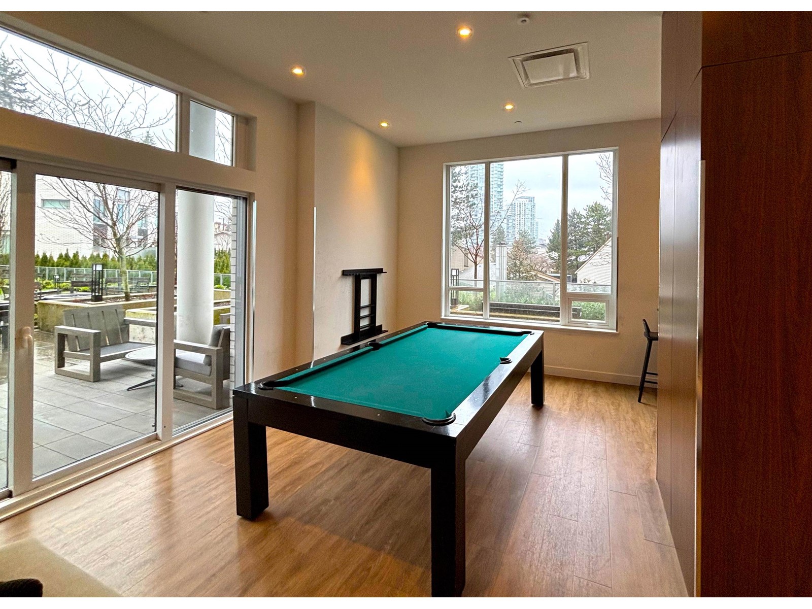 806 13359 OLD YALE ROAD, Surrey real estate listing R2975329